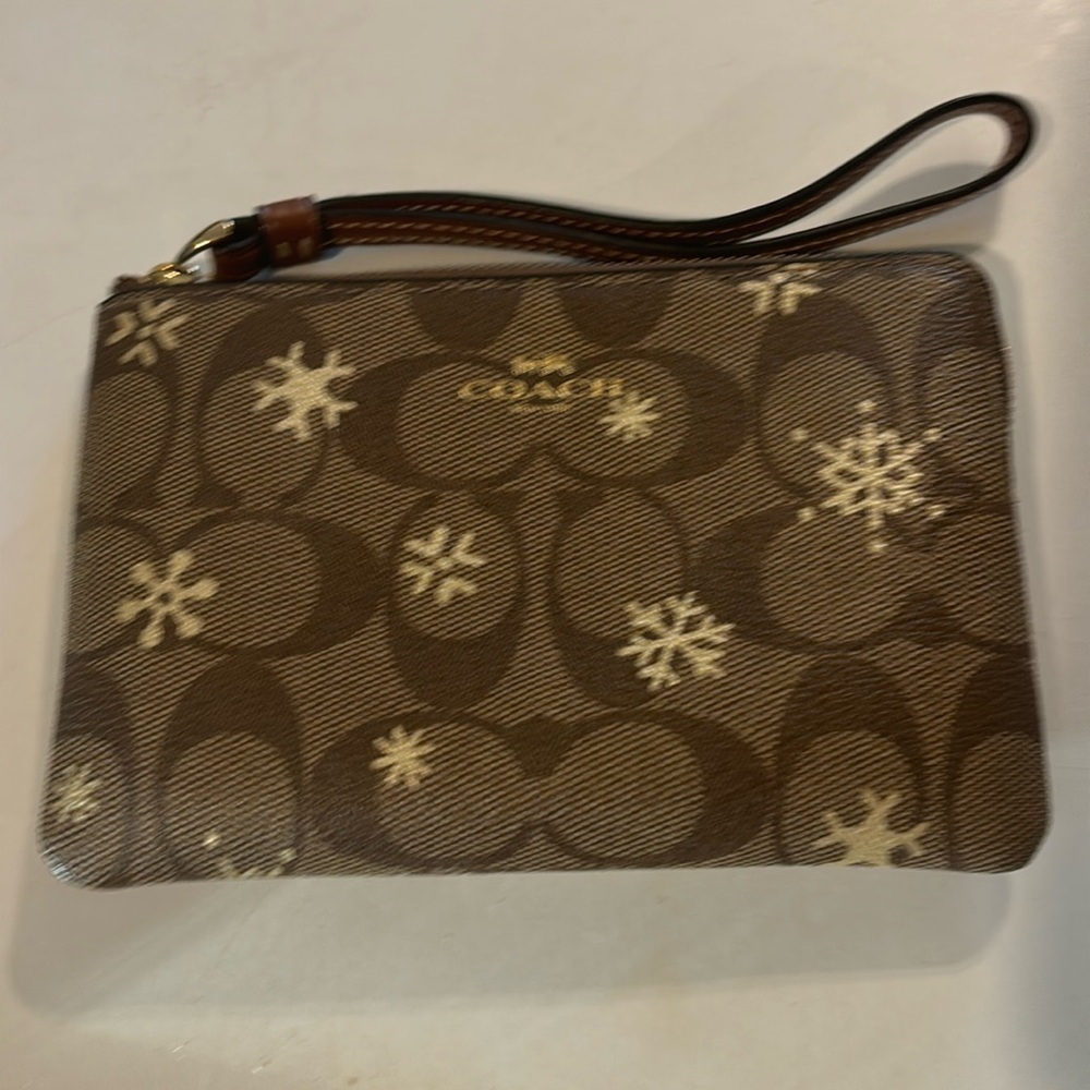 Coach corner zip with snow flakes